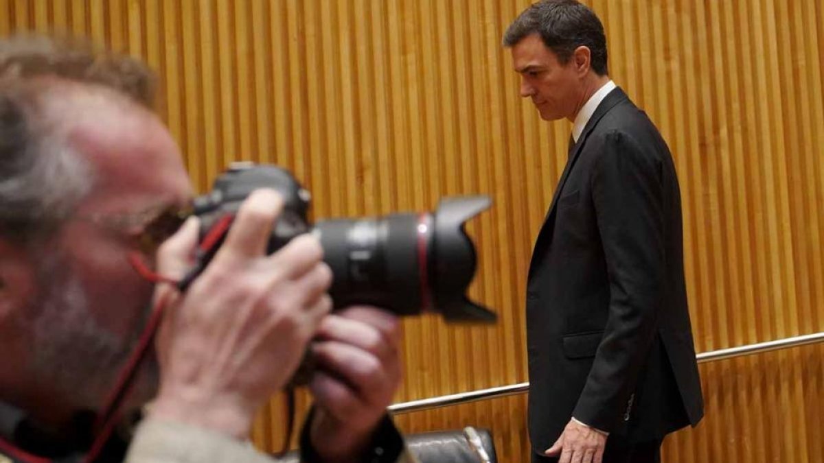 Pedro Sánchez, durante la reunión con el grupo parlamentario socialista en el Congreso de los Diputados.-/ JOSÉ LUIS ROCA (VÍDEO: EFE)