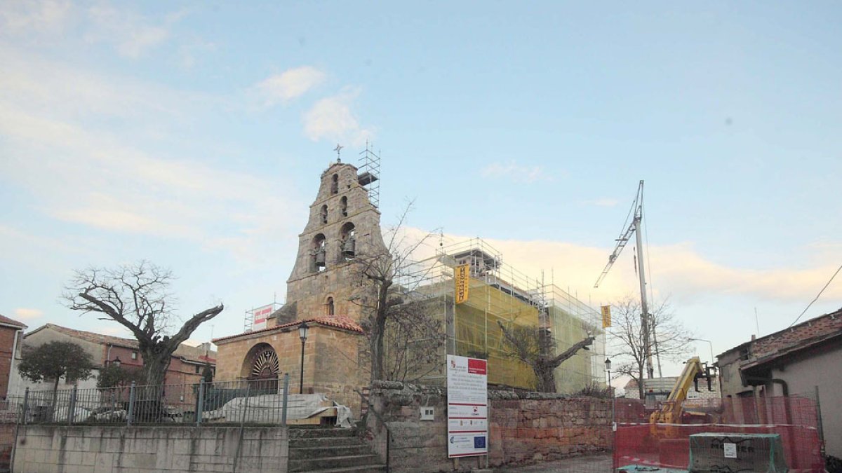Estado en que se encuentra el templo y su entorno, ya con las obras de mejora en marcha. G. G.
