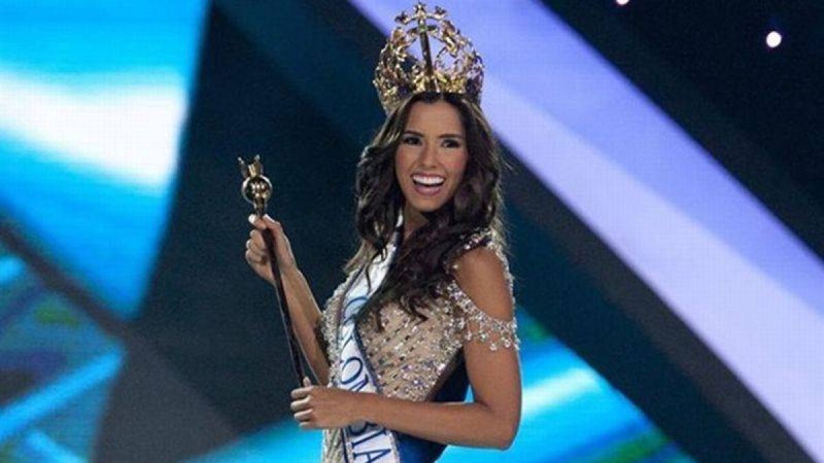 Paulina Vega, coronada Miss Universo.-
