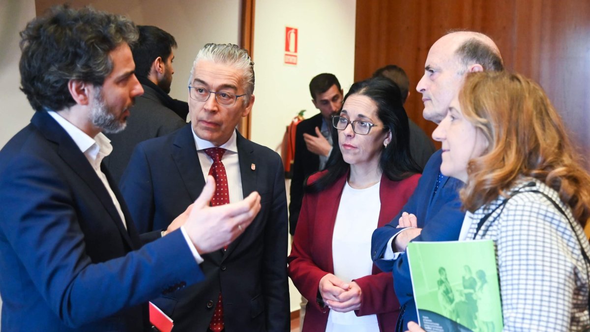 Los ponentes, organizadores y el delegado de la Junta, ayer en Burgos.