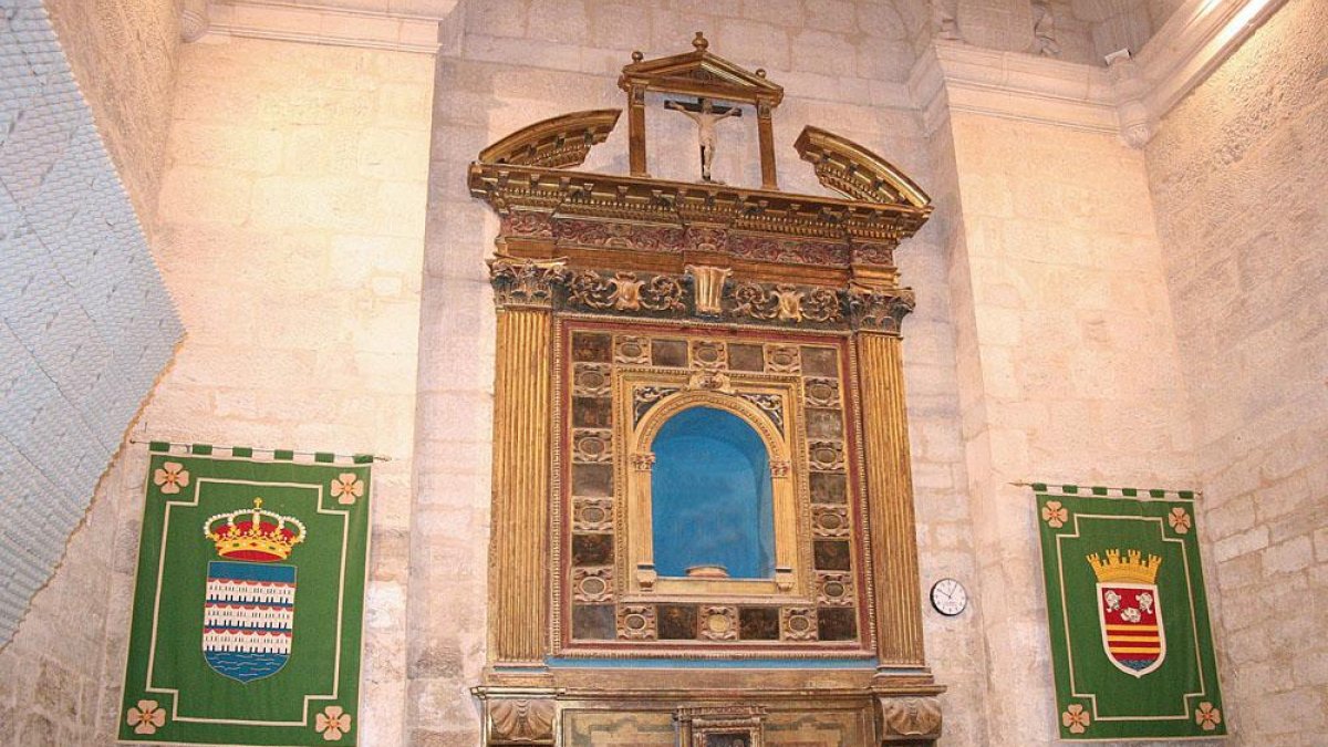 Imagen de escudos en la capilla del Hospitalillo.-G. G.