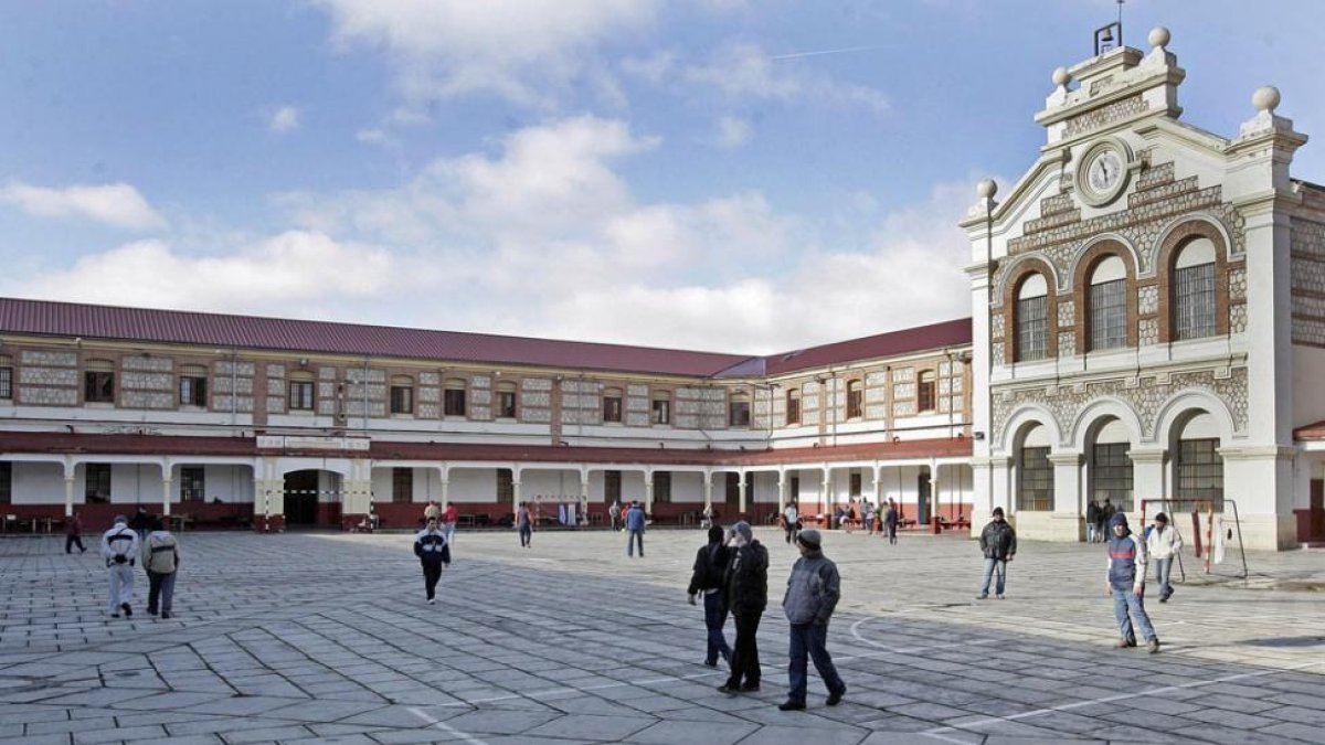 Imagen del patio central del centro penitenciario de Burgos
