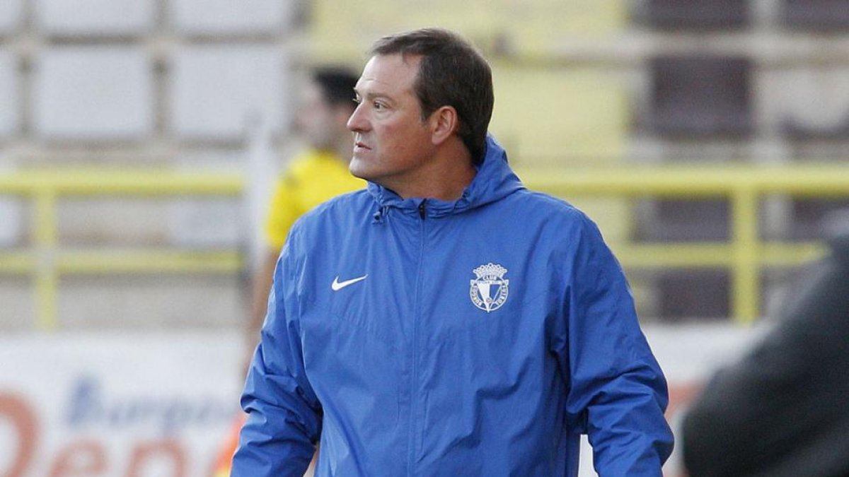 Ángel Viadero, entrenador del Burgos CF.-SANTI OTERO