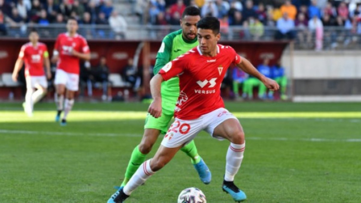 Meseguer, en acción durante un partido con el Real Murcia. REAL MURCIA