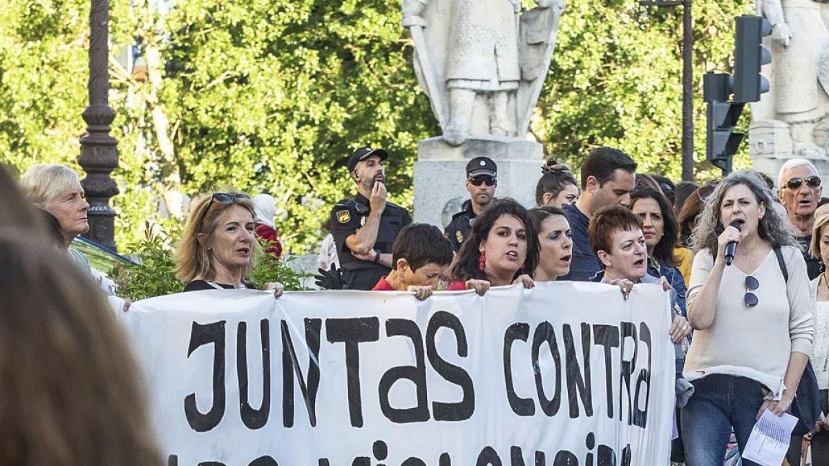 Imagen de una manifestación contra la violencia de género en Burgos.-ISRAEL L. MURILLO