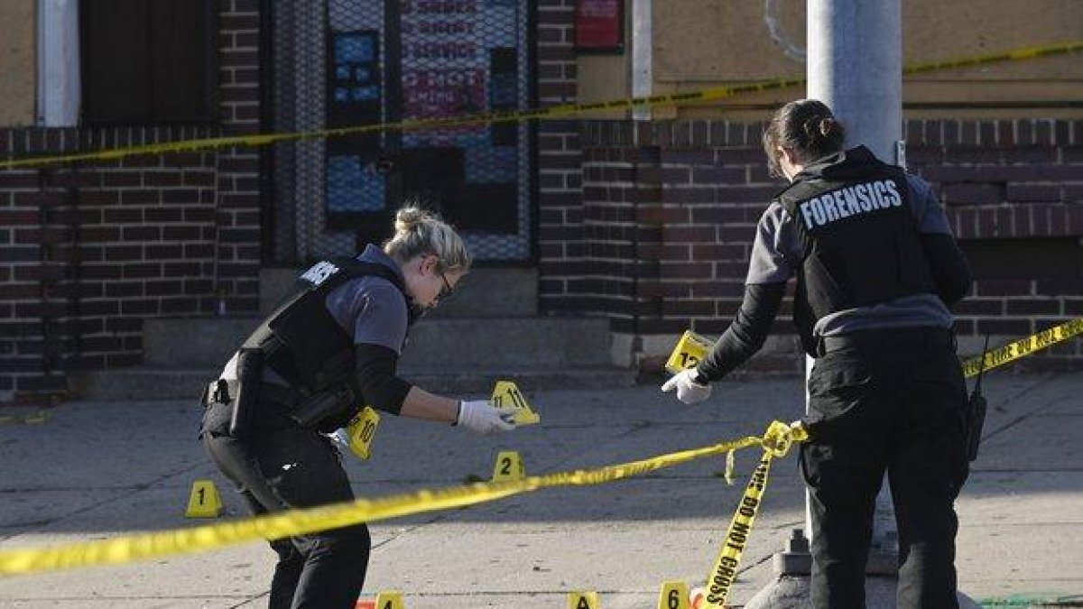 Policía acordona la zona del tiroteo en Baltimore, EEUU.-AP / THE BALTIMORE SUN