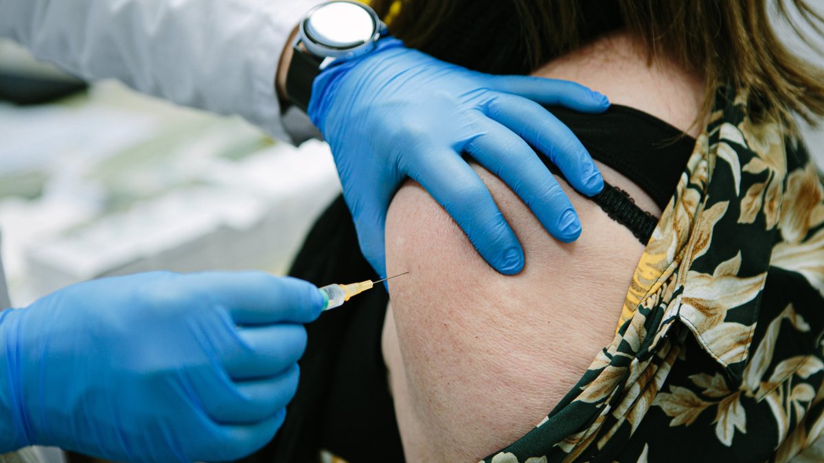<p> Vacunación contra el coronavirus.- ICAL </p>