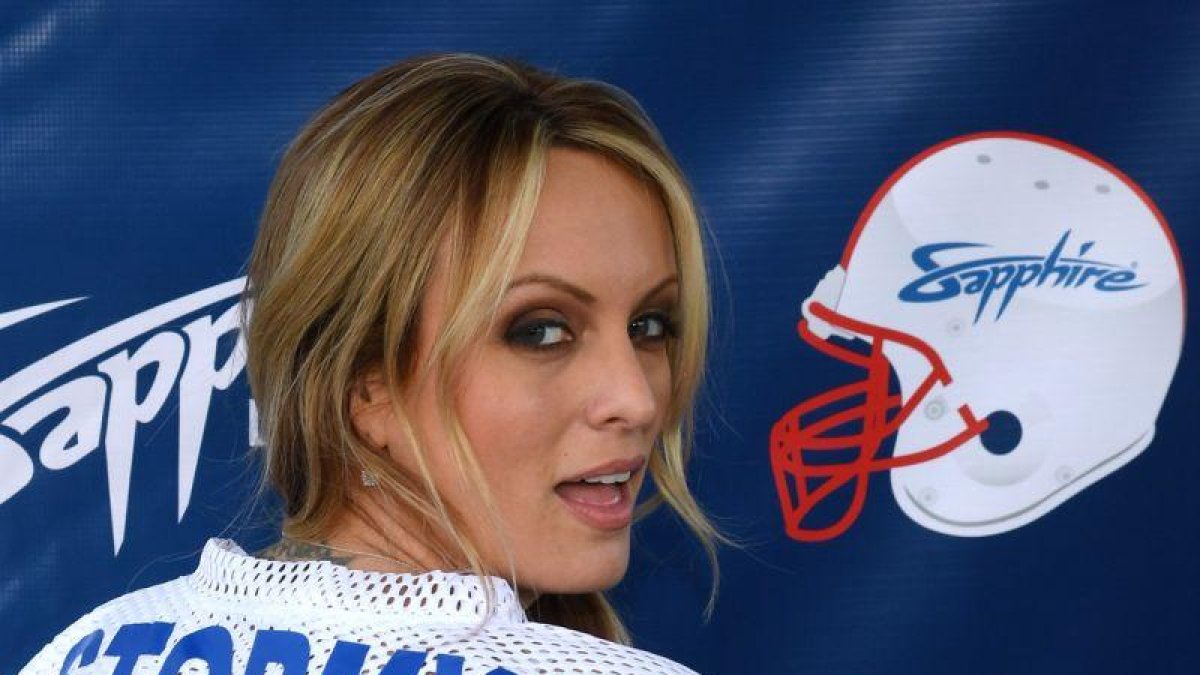 Stormy Daniels, el pasado 4 de febrero, durante una fiesta con motivo de la Super Bowl.-ETHAN MILLER (AFP)