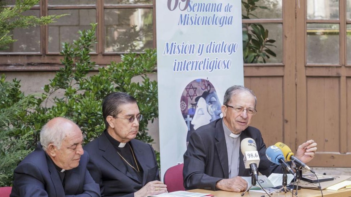 Francisco Pérez Herrero, monseñor Miguel Ángel Ayuso y Anastasio Gil.-ECB