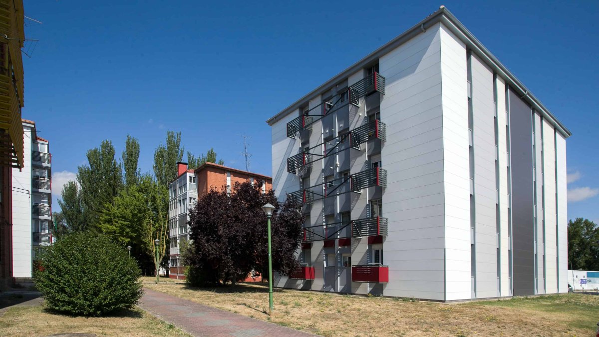 Los proyectos residenciales visados para nuevas construcciones siguen al alza, la rehabilitación cae tras el desplome de la envolvente de edificios. TOMÁS ALONSO