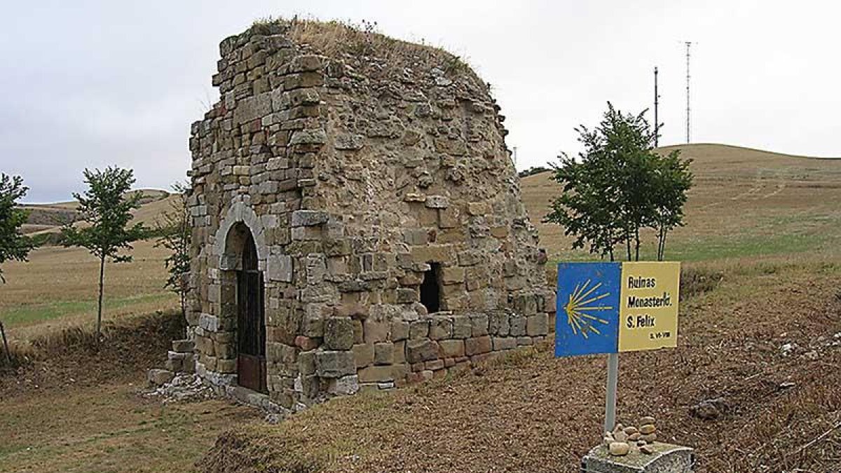 Estado actual de la antigua iglesia de San Félix, en Villafranca Montes de Oca.-J.A. GIL