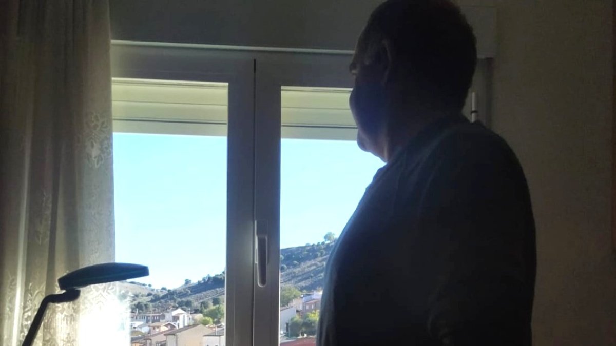 Javier confía en poder ser operado pronto. ECB.