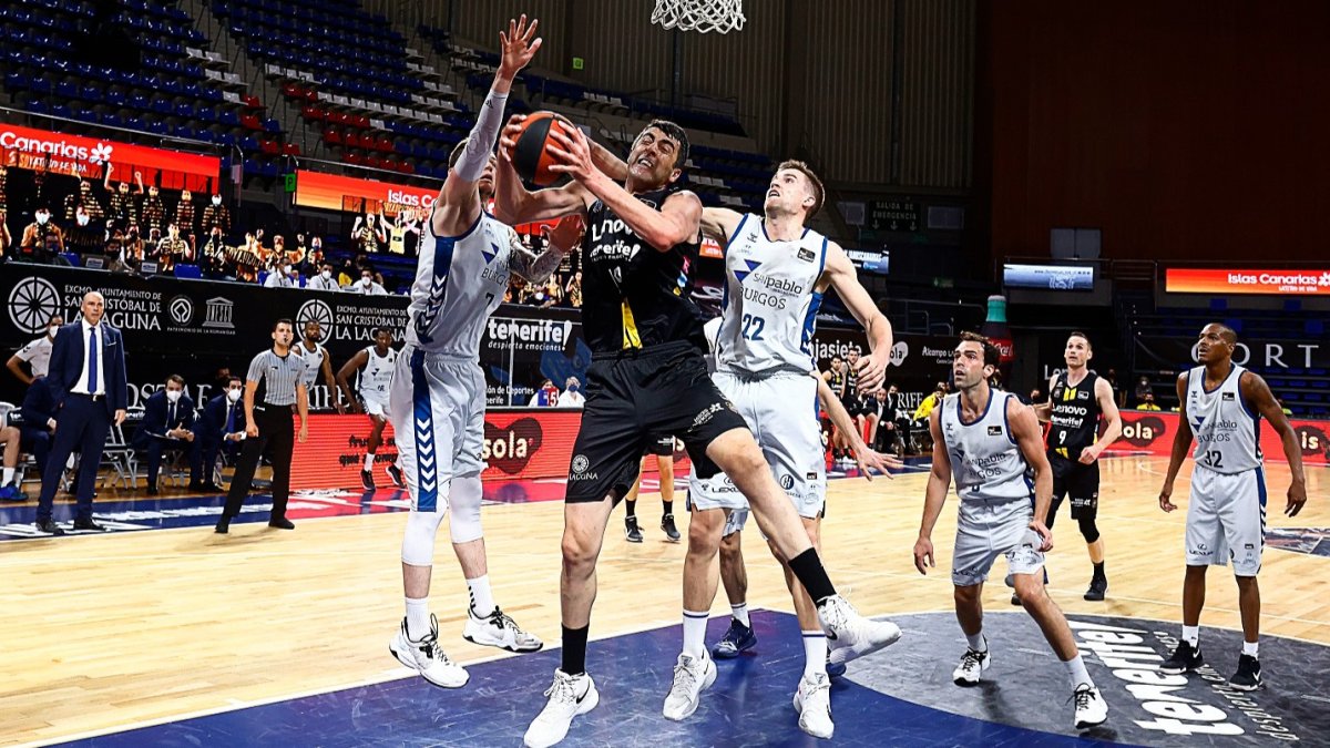Shermadini gana la partida a Salash y Rabaseda. ACB PHOTO / E. COBOS