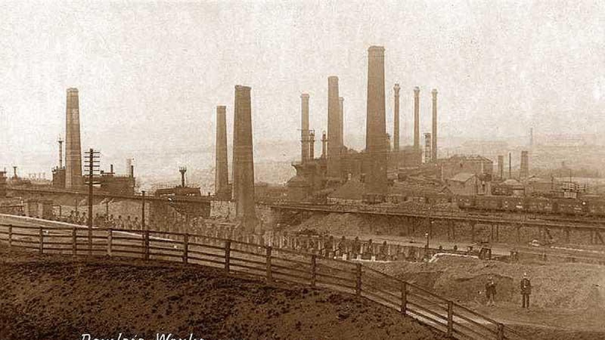 Vista panorámica de la industria siderúrgica Dowlais Iron Works.-ECB