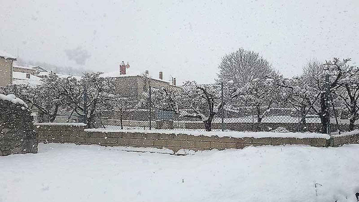 A pesar de que el pueblo se encontraba totalmente cubierto, no se produjo ninguna incidencia en Marmellar de Arriba.-ECB
