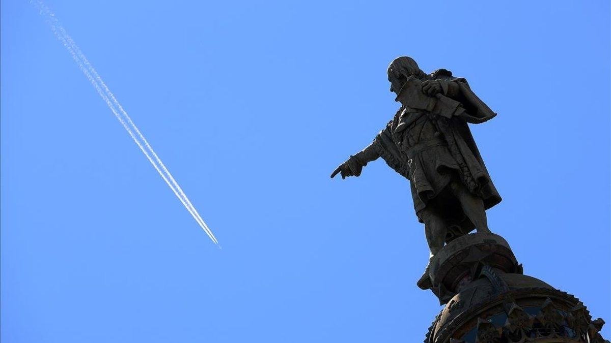 l monumento a Cristóbal Colón, en la Rambla de Barcelona.-RICARD CUGAT