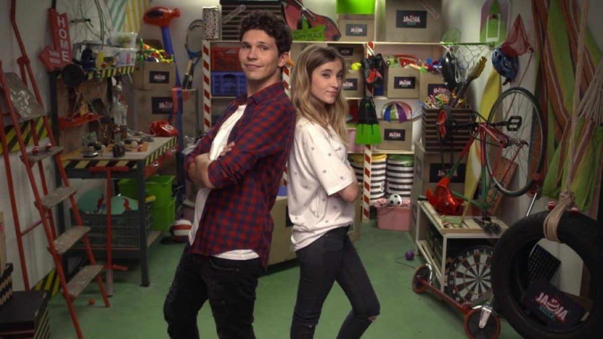 Chim y Rebeca Stones, en el plató del programa de Disney Channel 'Jaja show'.-DISNEY CHANNEL