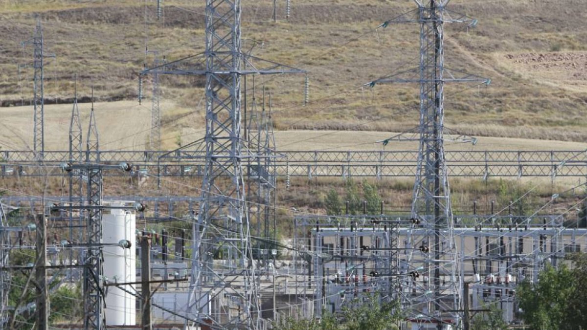 Una estación de distribución y suministro de energía eléctrica.-RAÚL OCHOA