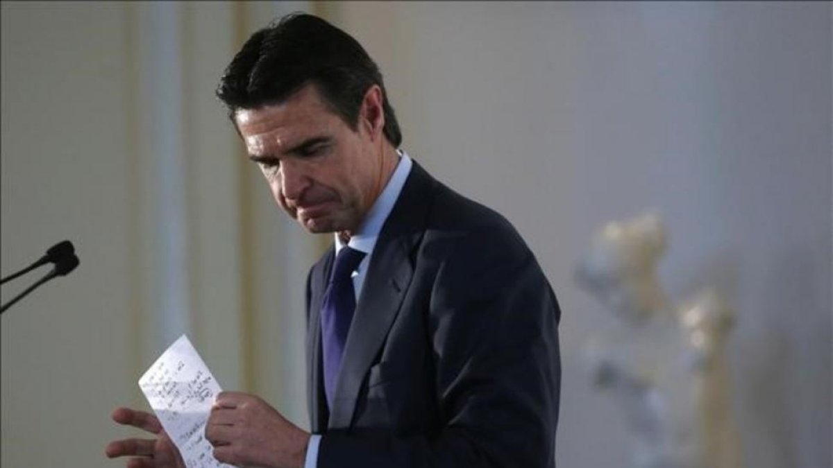El exministro de Industria José Manuel Soria.-EFE / JUAN CARLOS HIDALGO