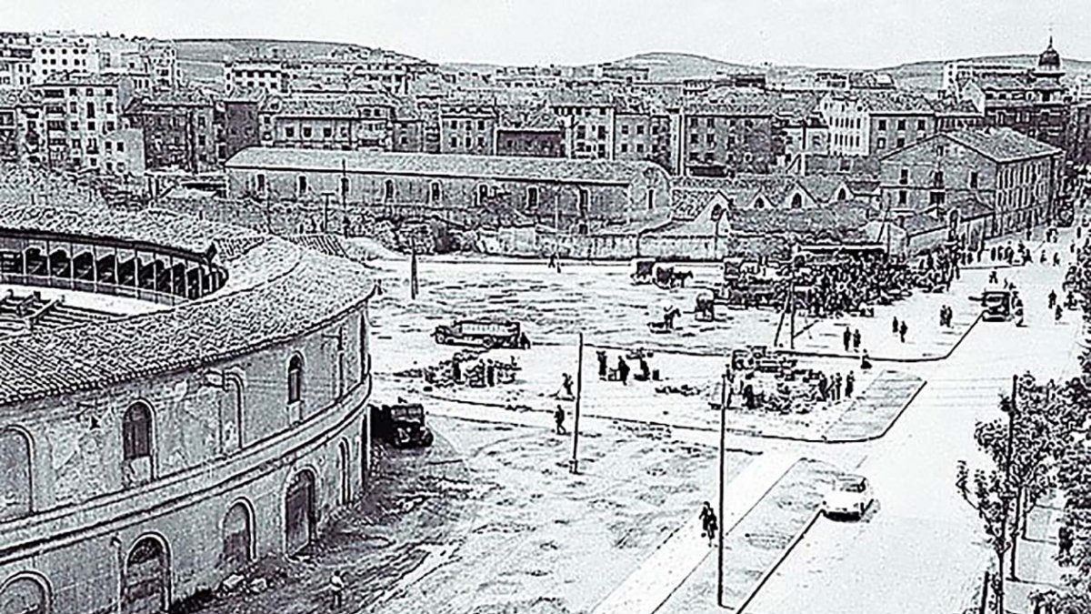 El antiguo coso burgalés era el escenario de la feria septembrina en la capital.