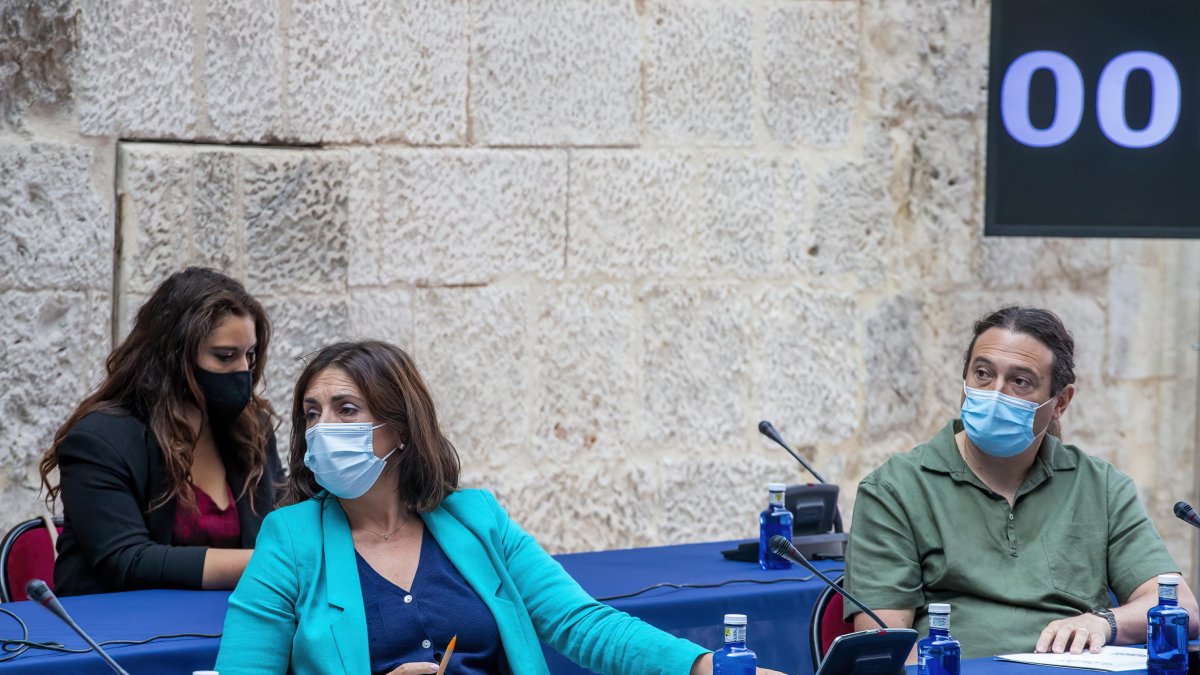 Los concejales de Podemos Burgos durante el debate sobre el estado de la ciudad. SANTI OTERO