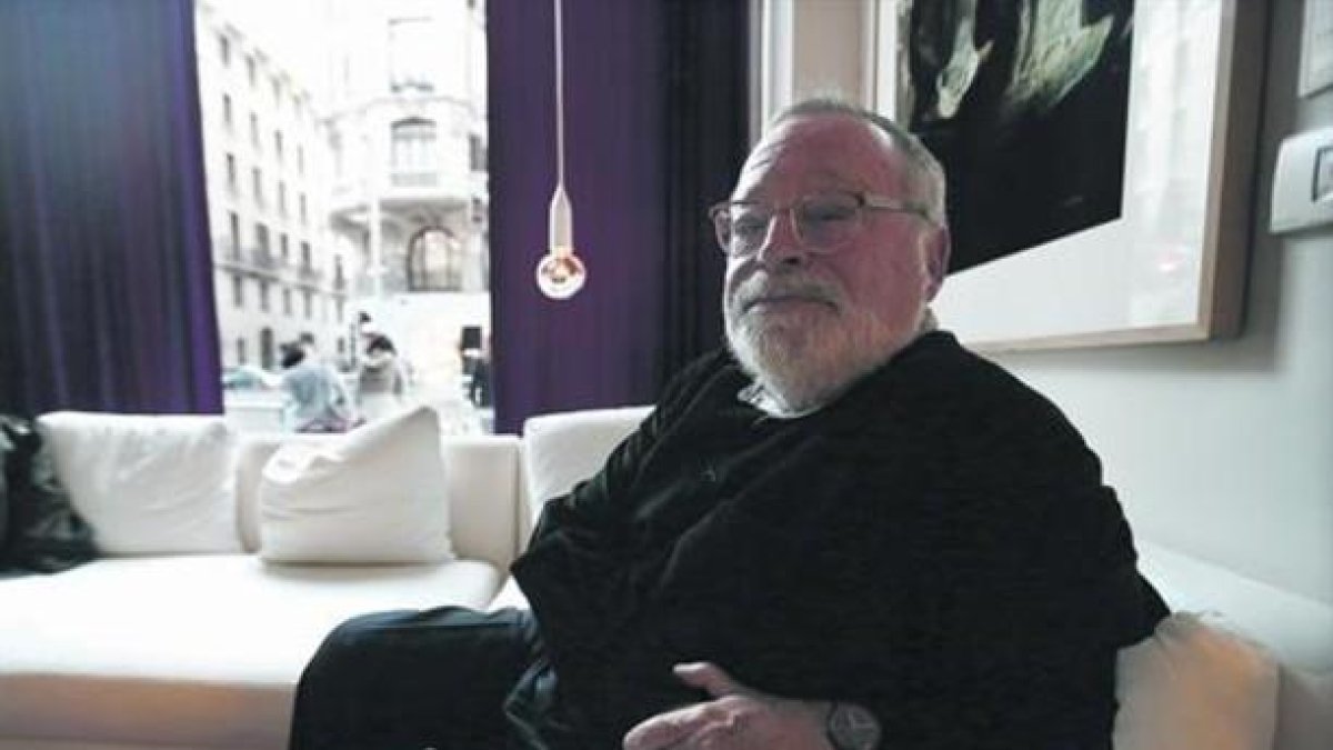 Fernando Savater, durante la entrevista, en Madrid.-/ DAVID CASTRO