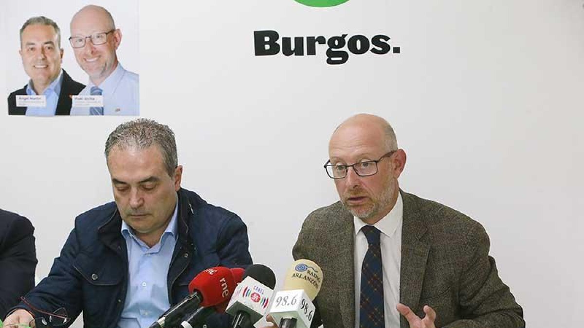 Ángel Martín e Iñaki Sicilia detallaron ayer sus programas para el Ayuntamiento de Burgos y las Cortes regionales.-ICAL