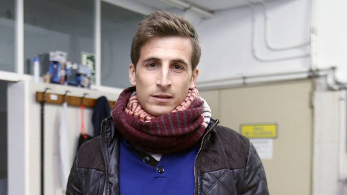 Fernando Llorente en el vestuario del Burgos CF ayer por la tarde.-RAÚL G. OCHOA