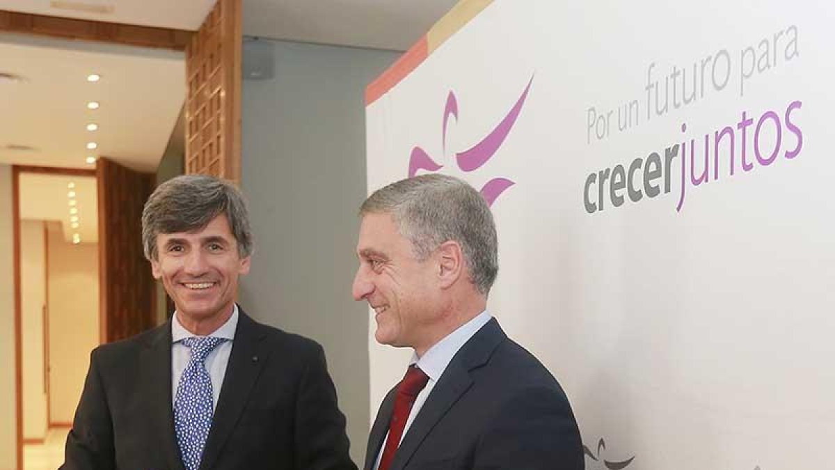 Javier Cuasante y Rafael Barbero, durante la presentación del ForoBurgos.-RAÚL G. OCHOA