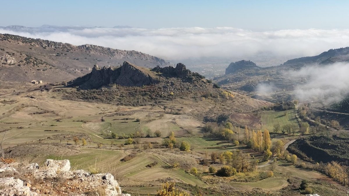 Espectacular panorámica del diapiro de Poza de la Sal. © DARÍO GONZALO