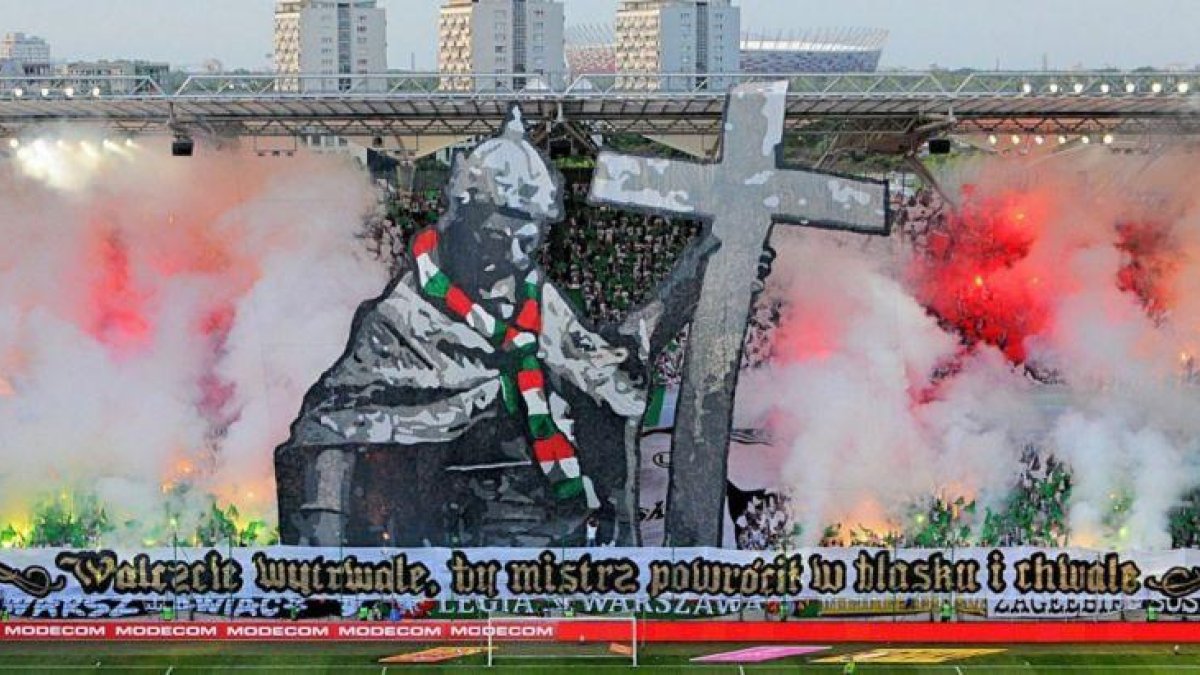 Los ultras del Legia de Varsovia atemorizan cada estadio que pisan-EL PERIÓDICO