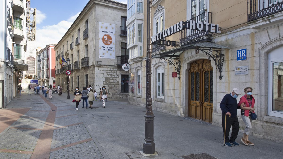 Los hoteles de la ciudad mantienen sus puertas cerradas a la espera de una mejora de las condiciones de apertuta. ISRAEL L. MURILLO