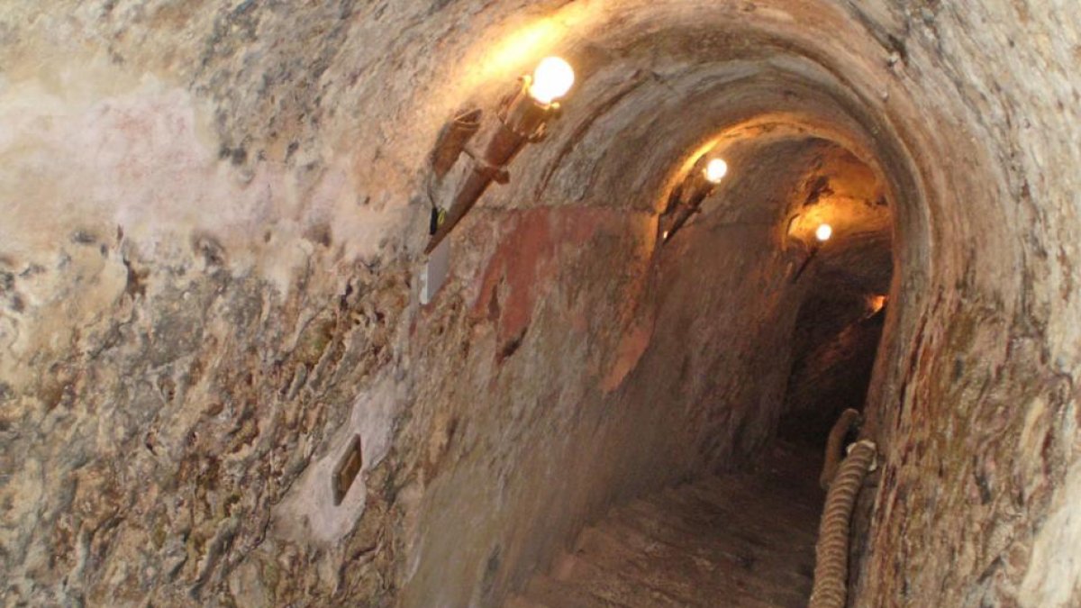 Una de las bodegas subterráneas arandinas.-L. V.