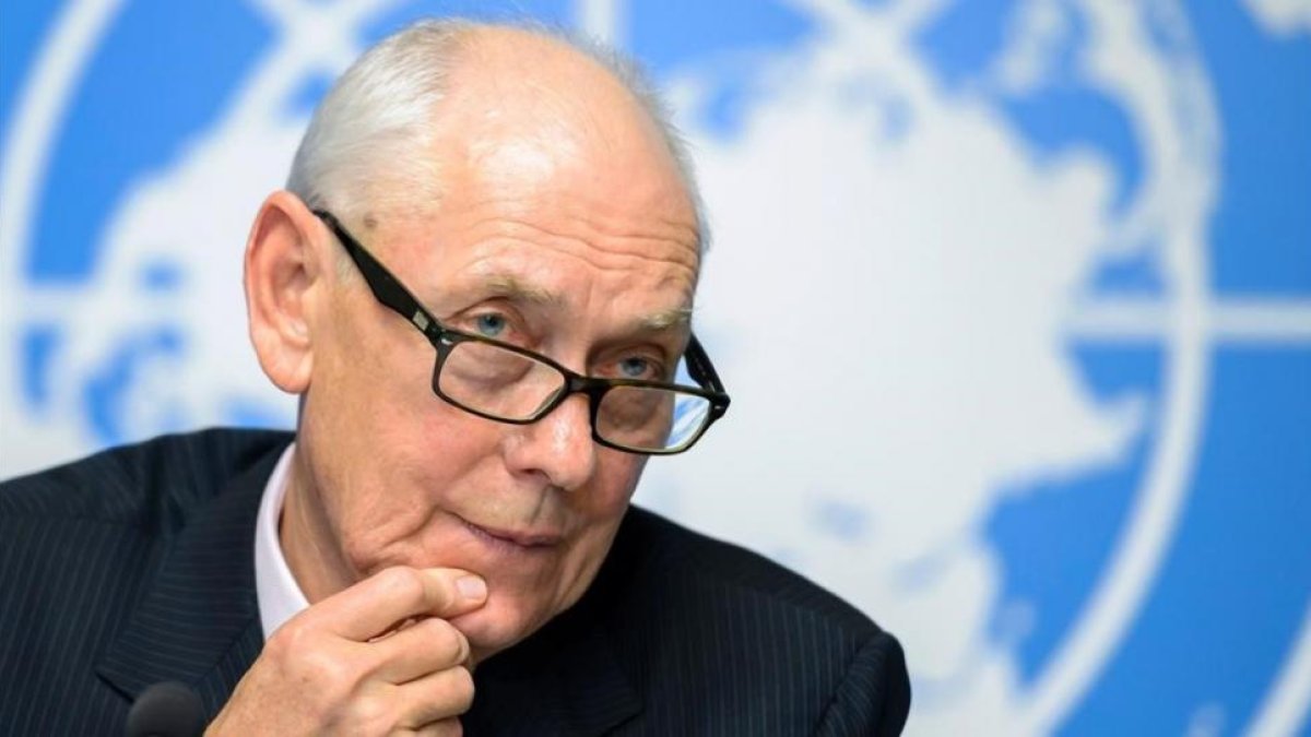 El jefe de la comisión de la ONU que ha elaborado el informe sobre Eritrea, Mike Smith.-AFP / FABRICE COFFRINI