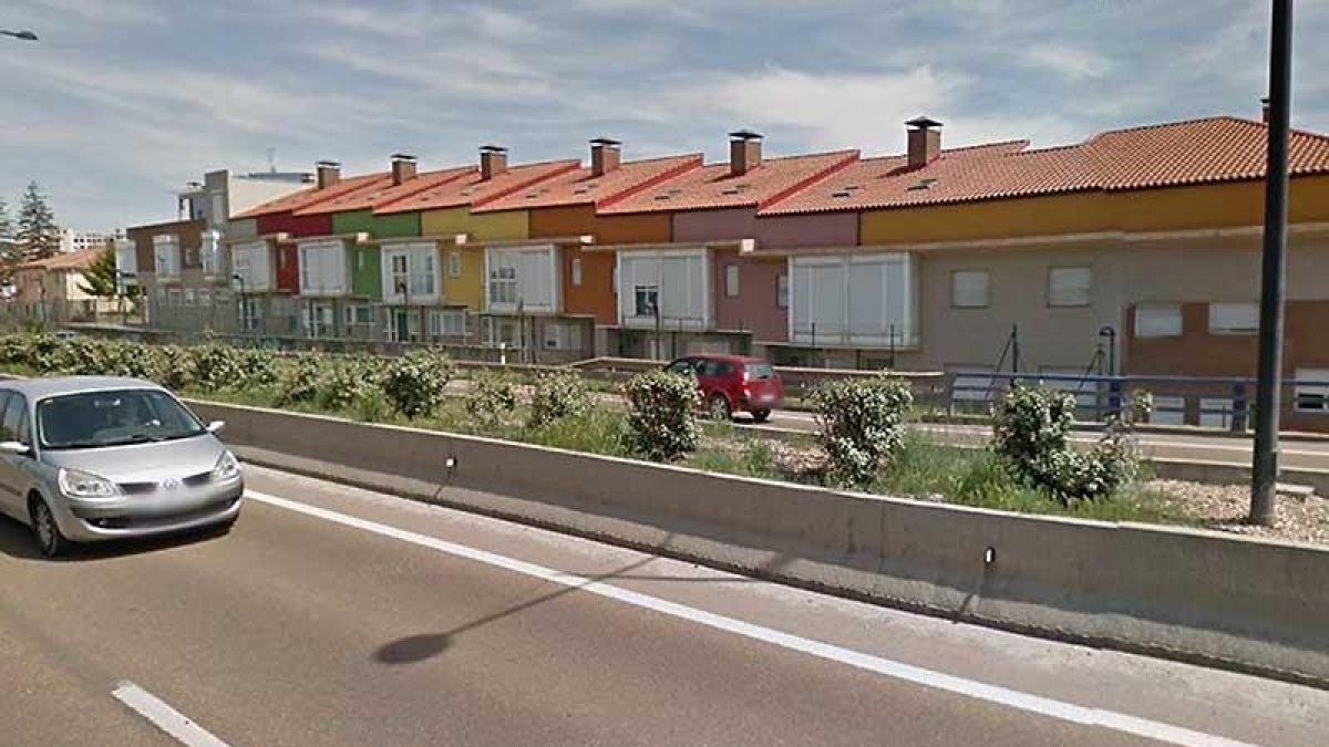 La zona de viviendas más cercana a la circunvalación de la capital burgalesa está en la parte alta del Crucero-R. OCHOA