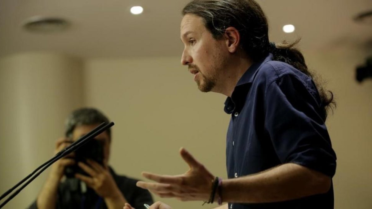Pablo Iglesias durante la rueda de prensa tras su encuentro con Pedro Sánchez.-JOSÉ LUIS ROCA