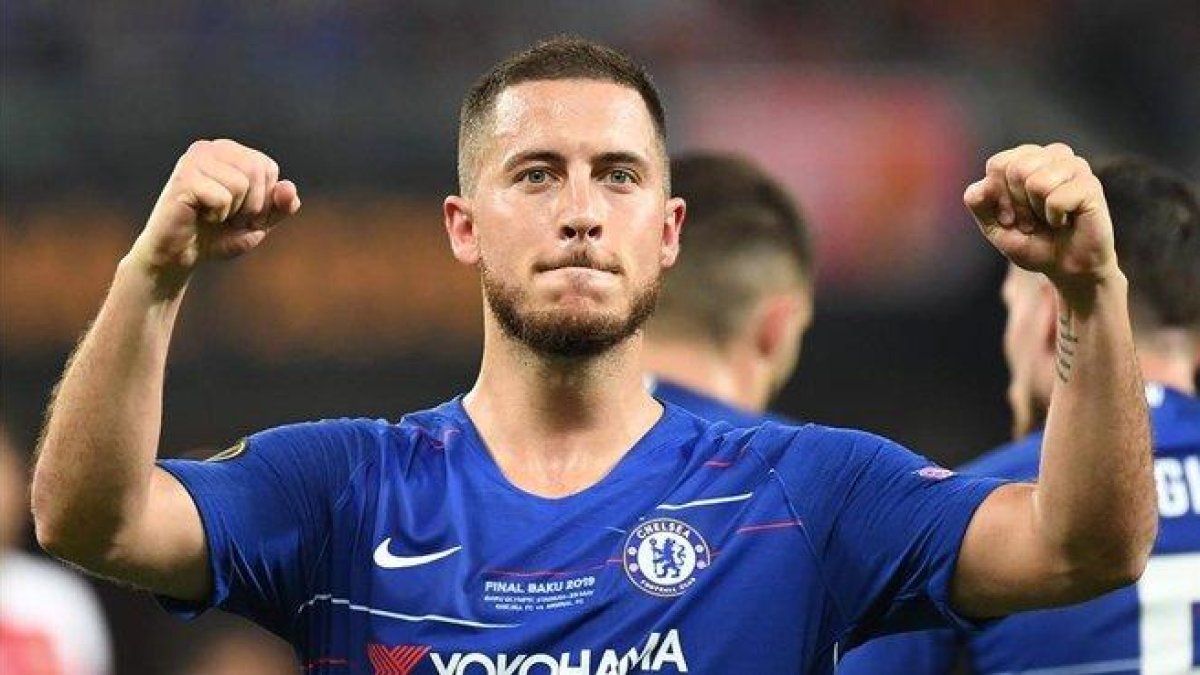 Eden Hazard celebra uno de los dos goles en la final de la Europa League en su último partido con el Chelsea.-OZAN KOSE (AFP)