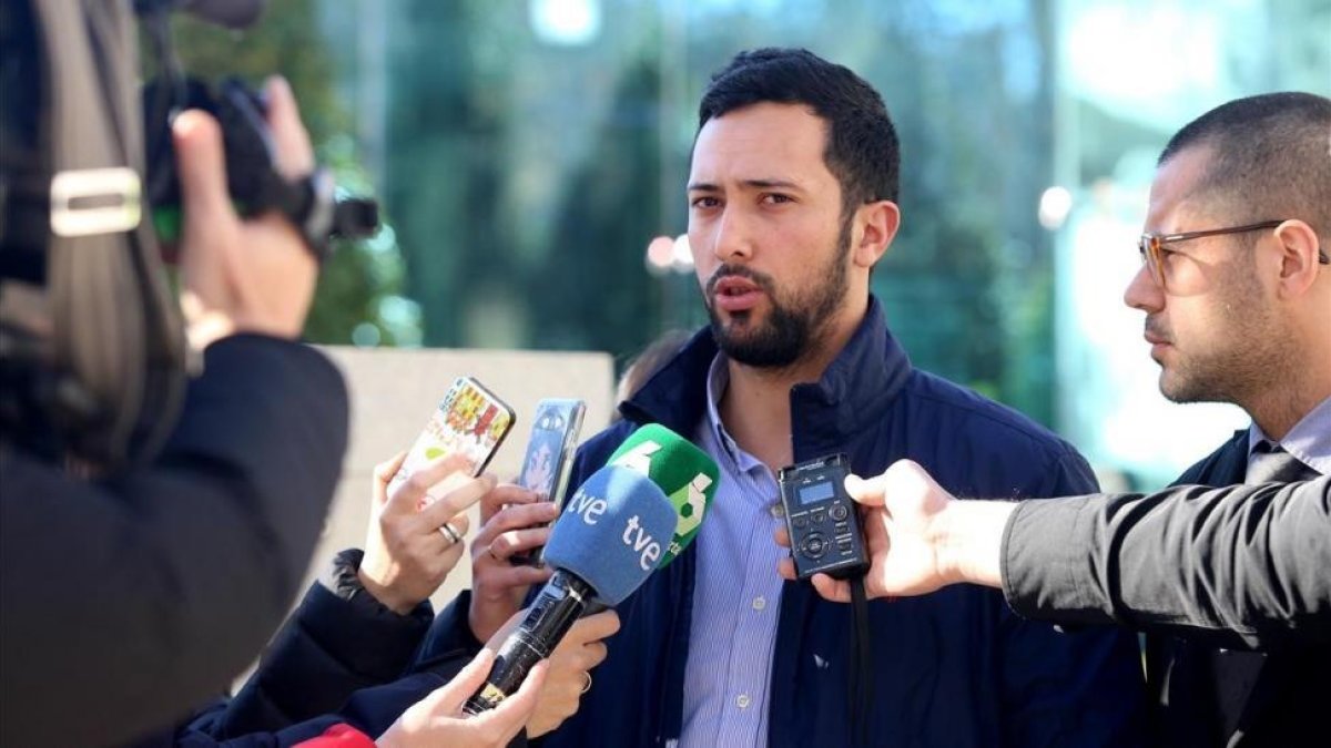 Miguel Arenas, el rapero Valtonyc, el pasado 8 de febrero a su salida de la Audiencia Nacional.-JUAN MANUEL PRATS