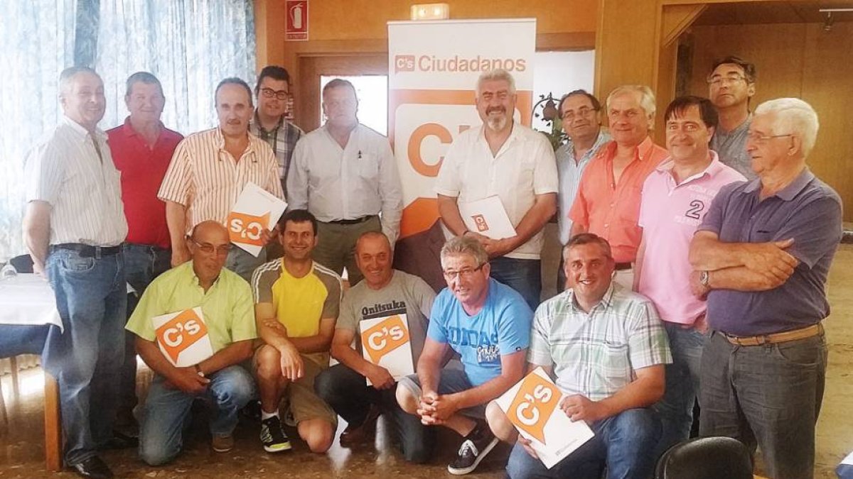 Los diputados y procuradores de Ciudadanos mantuvieron ayer la primera reunión con sus alcaldes y concejales.-ECB