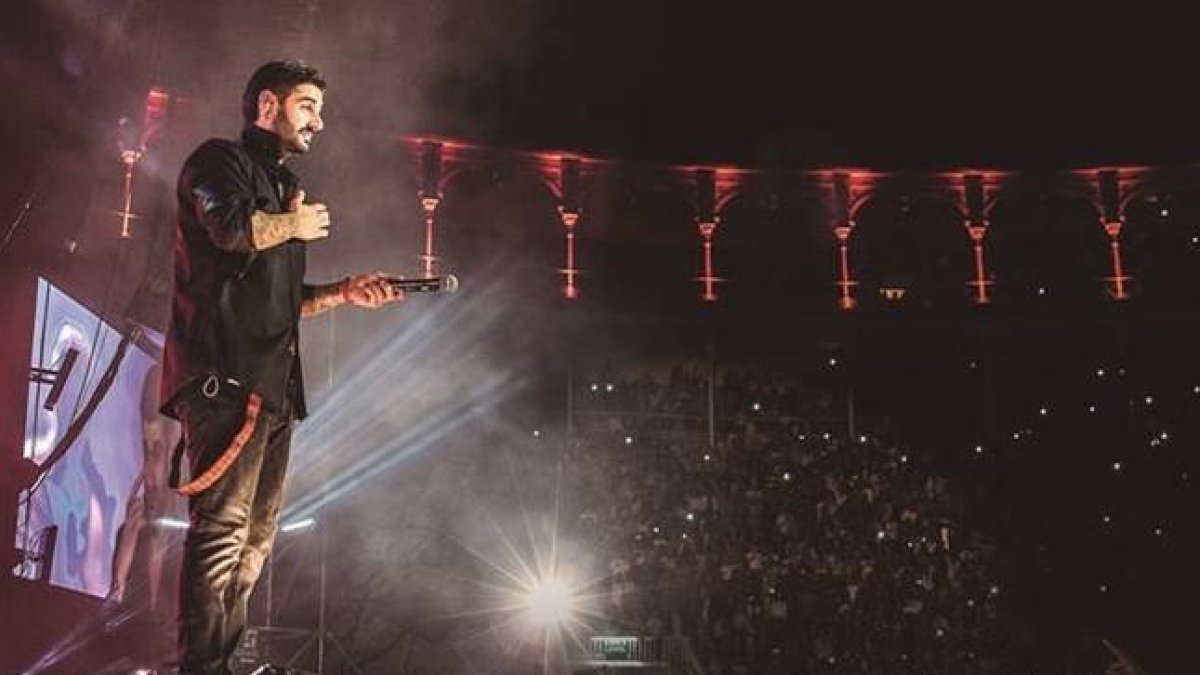 Melendi, en la actuación en la plaza de toros de Las Ventas de Madrid.-