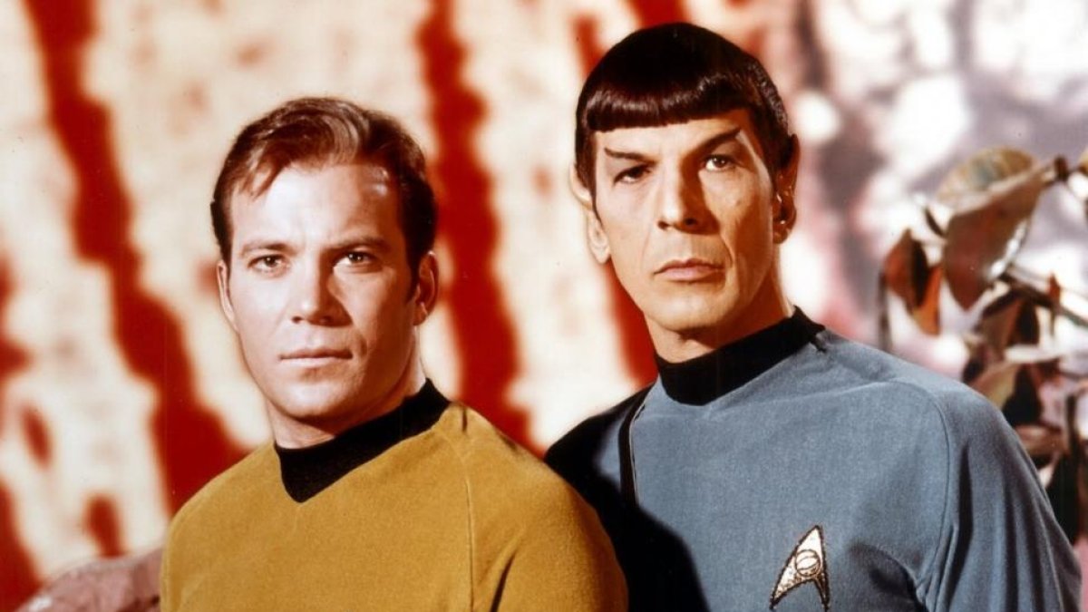 El capitán Kirk (William Shatner), y el doctor Spock (Leonard Nimoy), pilares de la serie original de la franquicia 'Star Trek'.-
