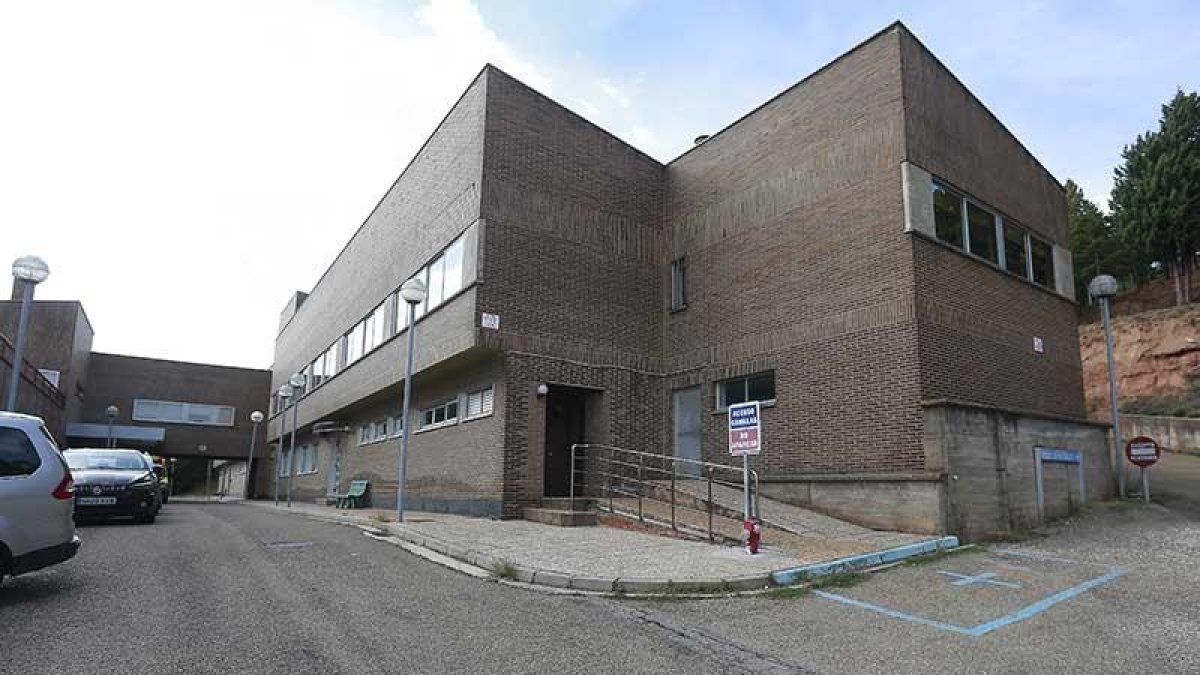 Imagen exterior de la sede del Instituto de Medicina Legal, en el complejo del Divino Valles.-ISRAEL L. MURILLO