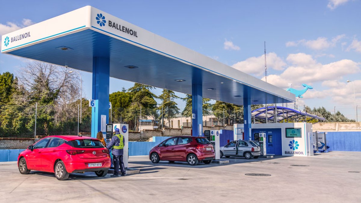 La mayor gasolinera ‘lowcost’ implanta una estación en Burgos. BALLENOIL