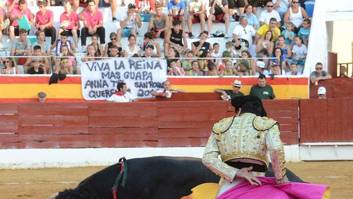 El diestro Javier Castaño en una de las corridas de toros celebradas este año en la plaza de Roa.-ECB