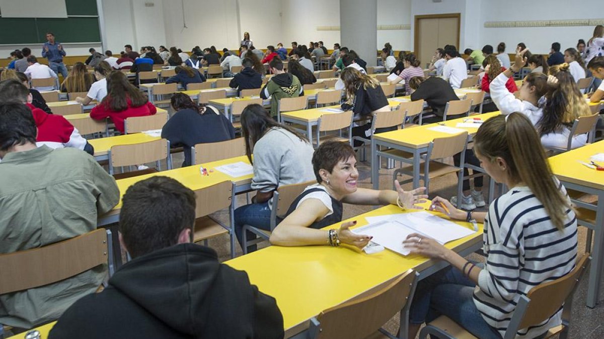 Imagen de los primeros exámenes en una de las aulas de la Escuela Politécnica Superior.-ISRAEL L. MURILLO