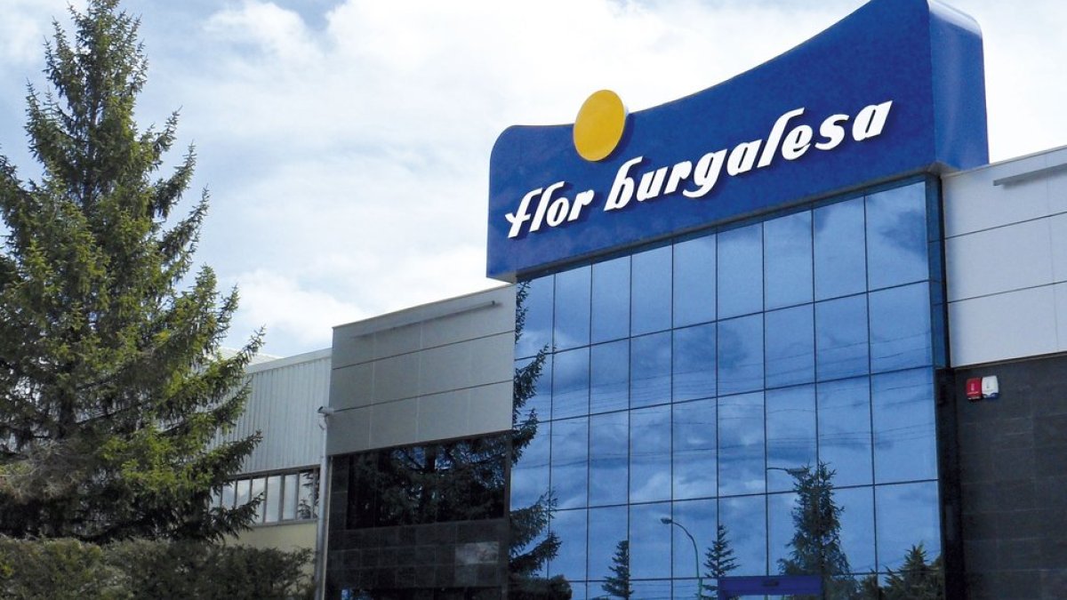 Imagen de la fachada de Florbú, ubicada en el polígono de Villalonquéjar. ECB