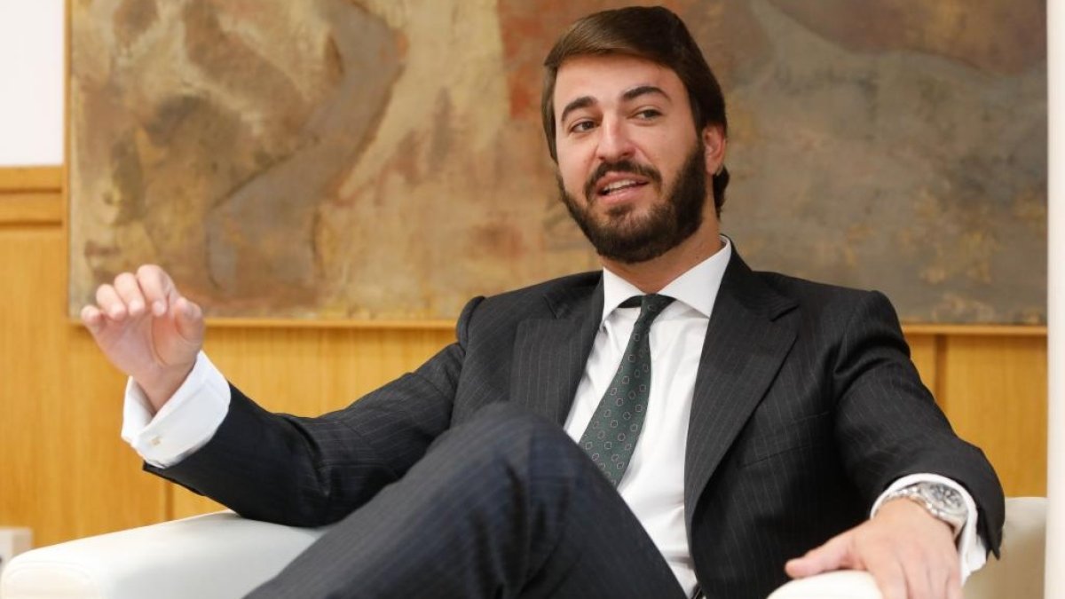El vicepresidente de la Junta de Castilla y León, Juan García-Gallardo, durante un momento de la entrevista. J.M. Lostau