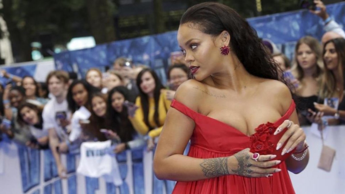 Rihanna posa en el estreno de Valerian y los mil planetas , el pasado 24 de julio en Londres.-GTRES