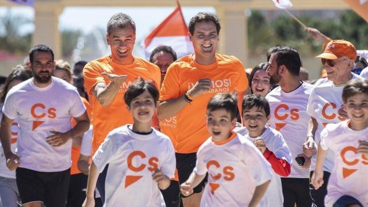 Toni Cantó y Albert Rivera, en la carrera ciudadana en Valencia.-MIGUEL LORENZO