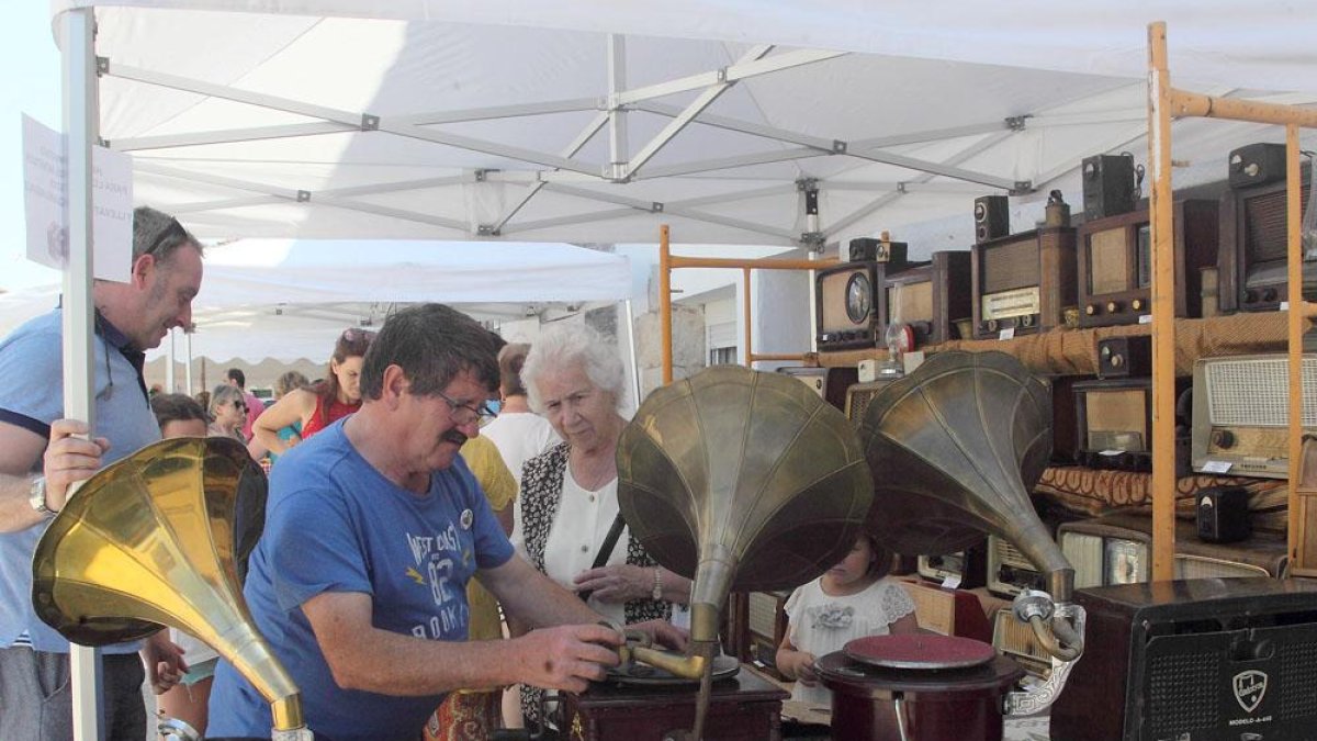 El programa incluyó una exposición de antigüedades y de artesanía, que agradaron mucho al público.-G. G.